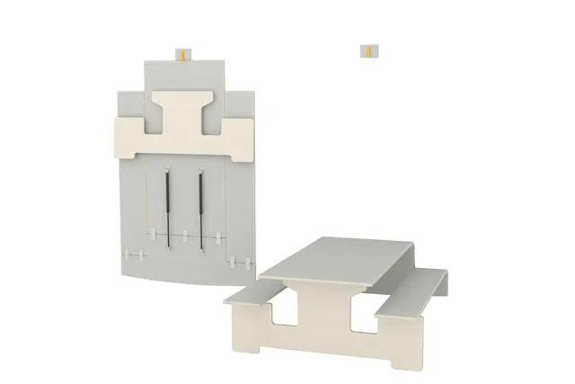 Vegghengt bord med benker